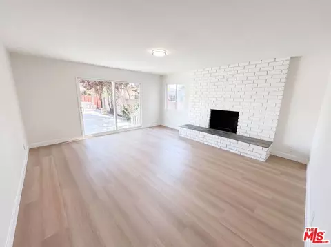Living - 818 W 130th St, Compton, CA 90222 photo 1 of 5