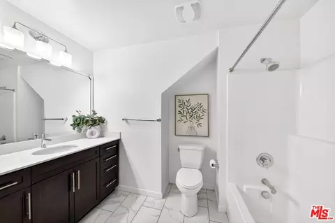 Bath - 656 Colorado Cir, Carson, CA 90745 photo 1 of 5