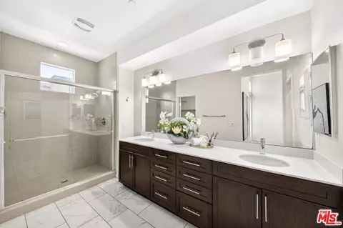 Bath - 656 Colorado Cir, Carson, CA 90745 photo 3 of 5