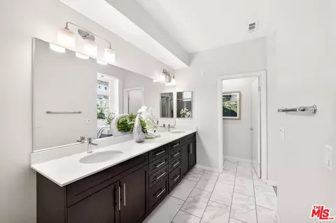Bath - 656 Colorado Cir, Carson, CA 90745 photo 4 of 5
