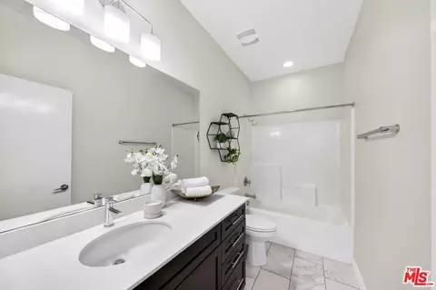 Bath - 656 Colorado Cir, Carson, CA 90745 photo 5 of 5