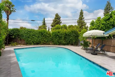 22736 Cantlay St, West Hills, CA 91307