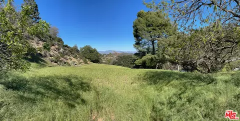 8813 Wonderland Ave, Los Angeles, CA 90046