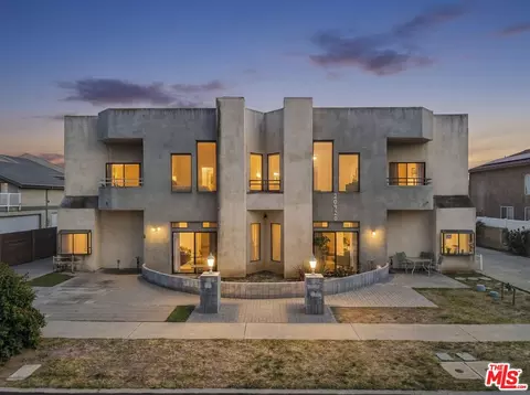 20920 Community St #10, Canoga Park, CA 91304