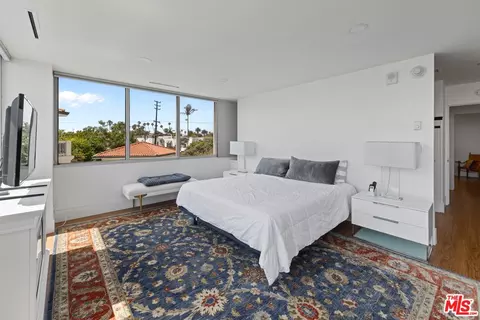 Bedroom - 2999 E Ocean Blvd #210, Long Beach, CA 90803 photo 2 of 3