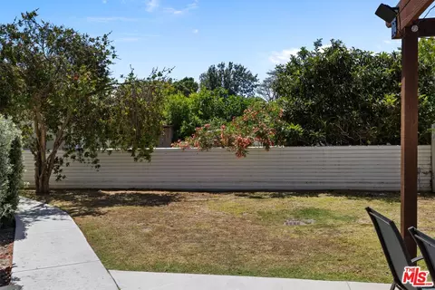 Exterior - 2999 E Ocean Blvd #210, Long Beach, CA 90803 photo 1 of 6