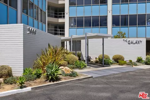 Exterior - 2999 E Ocean Blvd #210, Long Beach, CA 90803 photo 5 of 6