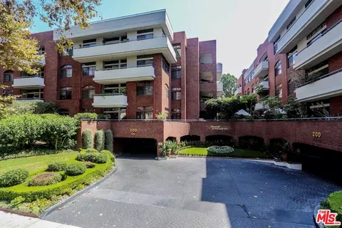 200 N Swall Dr #462, Beverly Hills, CA 90211