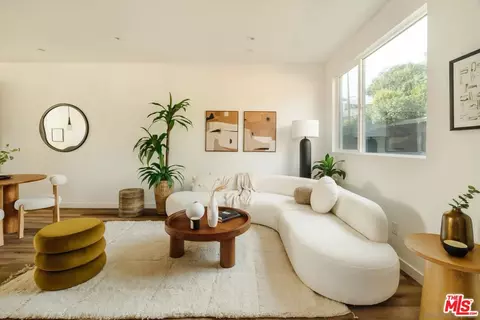 3863 N Riley Ln, Los Angeles, CA 90065