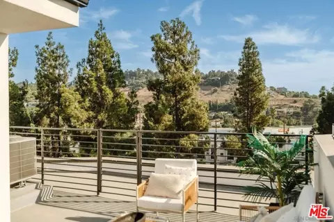 3867 N Riley Ln, Los Angeles, CA 90065
