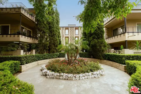 1235 S Orange Grove Blvd #3, Pasadena, CA 91105