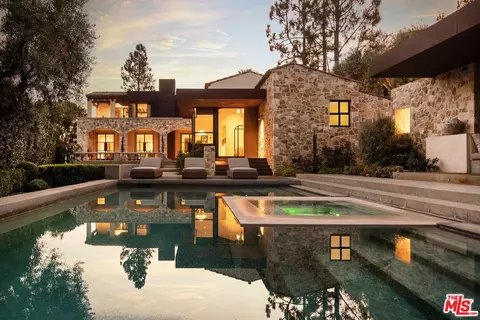 976 N Alpine Dr, Beverly Hills, CA 90210