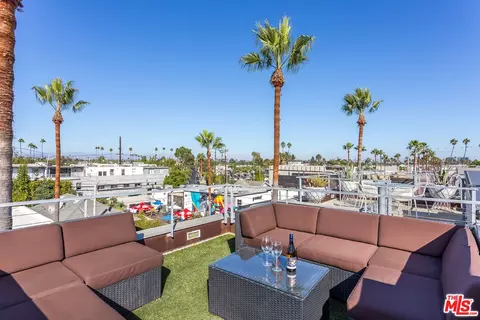 1212 Abbot Kinney Blvd #1, Venice, CA 90291