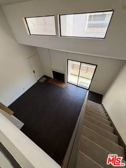 8221 Langdon Ave #204, Van Nuys, CA 91406