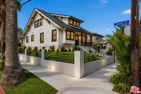 152 N Benton Way, Los Angeles, CA 90026