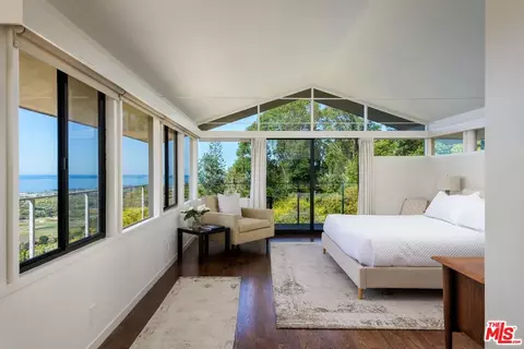 Bedroom - 7401 Shepard Mesa Rd, Carpinteria, CA 93013 photo 1 of 5