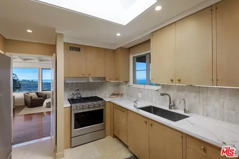 Kitchen - 7401 Shepard Mesa Rd, Carpinteria, CA 93013 photo 1 of 2