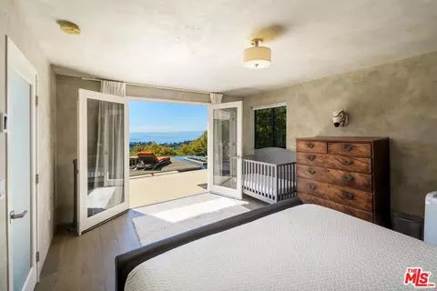 Bedroom - 7401 Shepard Mesa Rd, Carpinteria, CA 93013 photo 5 of 5
