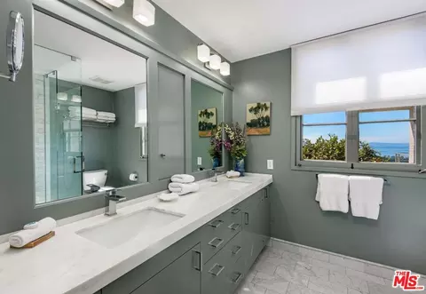 Bath - 7401 Shepard Mesa Rd, Carpinteria, CA 93013 photo 1 of 3