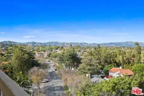 10751 Wilshire Blvd #906, Los Angeles, CA 90024