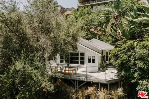 2307 Holly Dr, Los Angeles, CA 90068