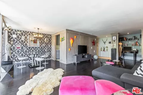 848 N Kings Rd #102, West Hollywood, CA 90069