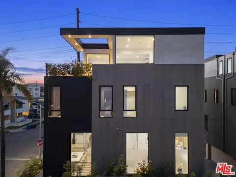 1704 Granville Ave, Los Angeles, CA 90025