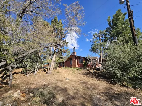Exterior - 845 Moreno Ln, Sugarloaf, CA 92386 photo 4 of 8