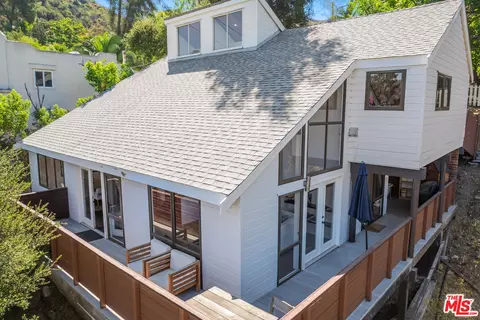 29127 Triunfo Dr, Agoura Hills, CA 91301