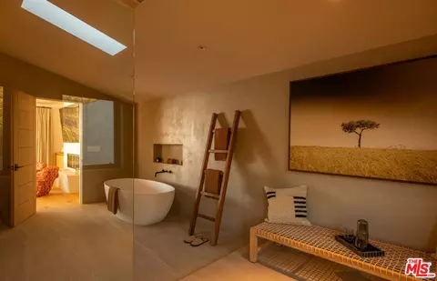 Bath - 31376 Broad Beach Rd, Malibu, CA 90265 photo 4 of 5