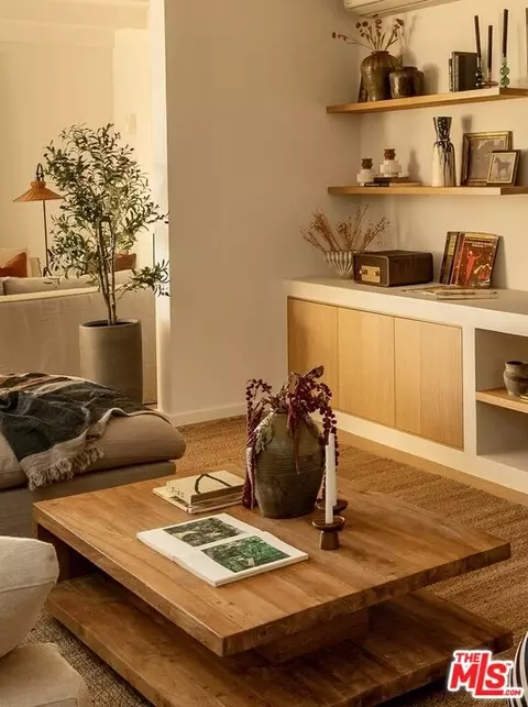 Living - 31376 Broad Beach Rd, Malibu, CA 90265 photo 2 of 3