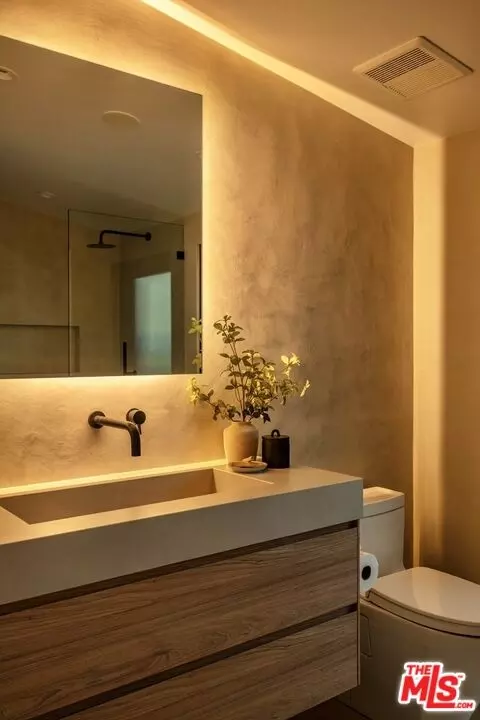 Bath - 31376 Broad Beach Rd, Malibu, CA 90265 photo 1 of 5
