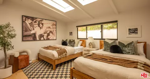 Bedroom - 31376 Broad Beach Rd, Malibu, CA 90265 photo 2 of 4