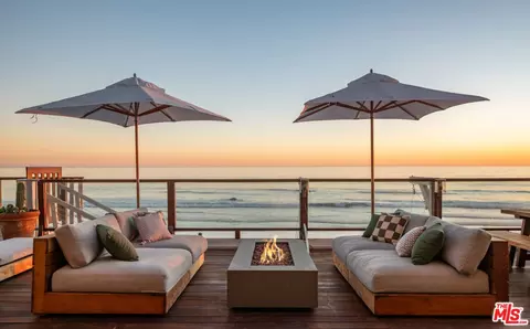 Exterior - 31376 Broad Beach Rd, Malibu, CA 90265 photo 3 of 6