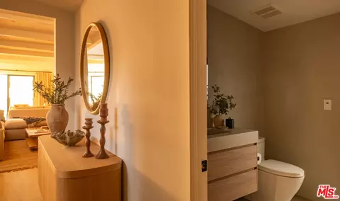 Entry Way - 31376 Broad Beach Rd, Malibu, CA 90265 photo 1 of 1