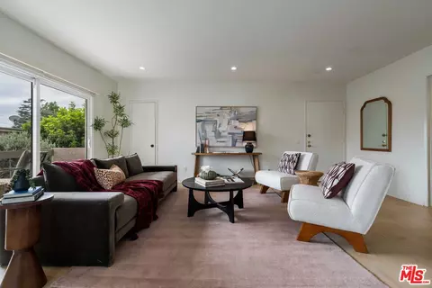 5055 Coldwater Canyon Ave #219, Sherman Oaks, CA 91423