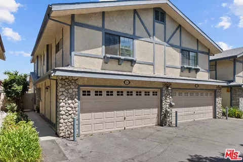 18435 Keswick St #8, Reseda, CA 91335