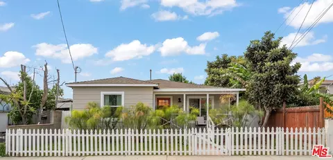 457 W 14th St, San Pedro, CA 90731
