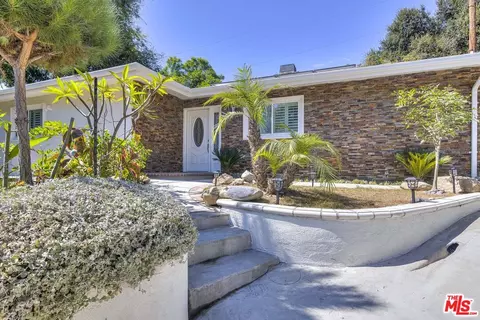 4923 Burgoyne Ln, La Canada Flintridge, CA 91011