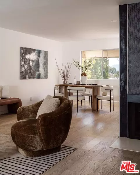 Dining - 9761 Via Pavia, Burbank, CA 91504 photo 1 of 2