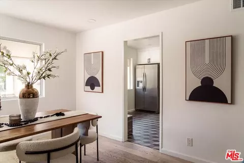 Entry Way - 9761 Via Pavia, Burbank, CA 91504 photo 2 of 3