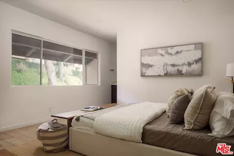 Bedroom - 9761 Via Pavia, Burbank, CA 91504 photo 2 of 7