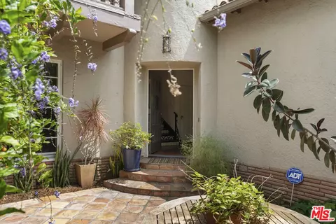 808 S Cloverdale Ave, Los Angeles, CA 90036
