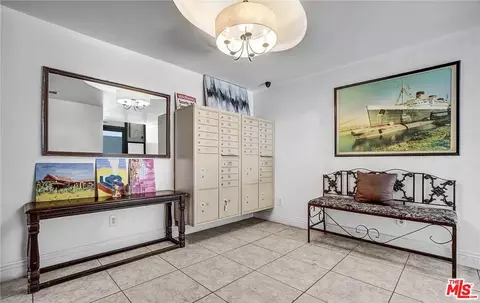 Entry Way - 615 E Broadway #304, Long Beach, CA 90802 photo 2 of 2
