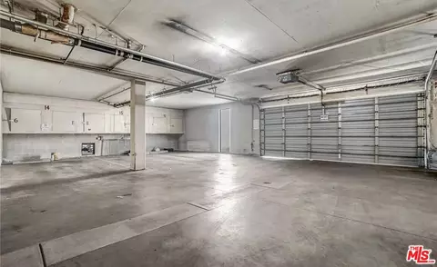 Exterior - 615 E Broadway #304, Long Beach, CA 90802 photo 1 of 2