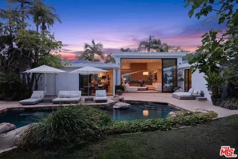 8382 Mulholland Dr, Los Angeles, CA 90046