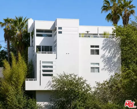 3811 Glenridge Dr, Sherman Oaks, CA 91423