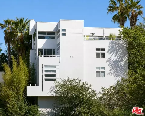 3811 Glenridge Dr, Sherman Oaks, CA 91423