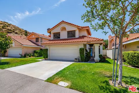 15606 Meadow Dr, Canyon Country, CA 91387