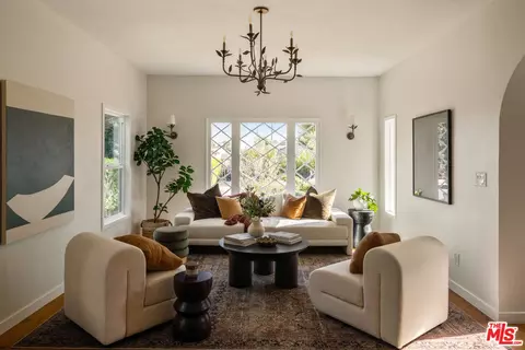 3749 W 59th St, Los Angeles, CA 90043